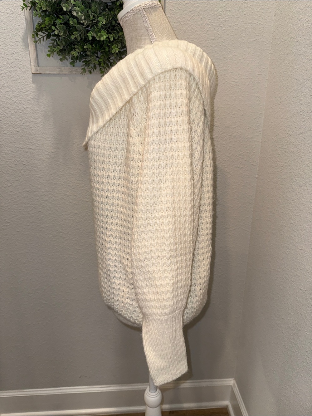 Express Sweater - Picture 3 of 11